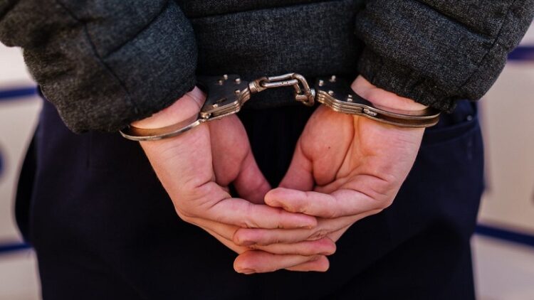 Reținut pentru portul sau folosirea fără drept de obiecte periculoase