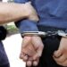 Un bărbat din Pucioasa a fost reținut de polițiști după ce a intrat într-un magazin cu un cuțit