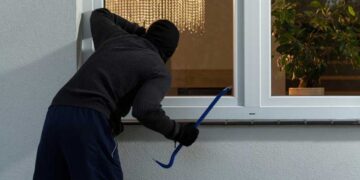 VIDEO -Percheziții domiciliare, pe raza localităților Titu și Potlogi, la persoane bănuite de săvârșirea infracțiunii de furt calificat.