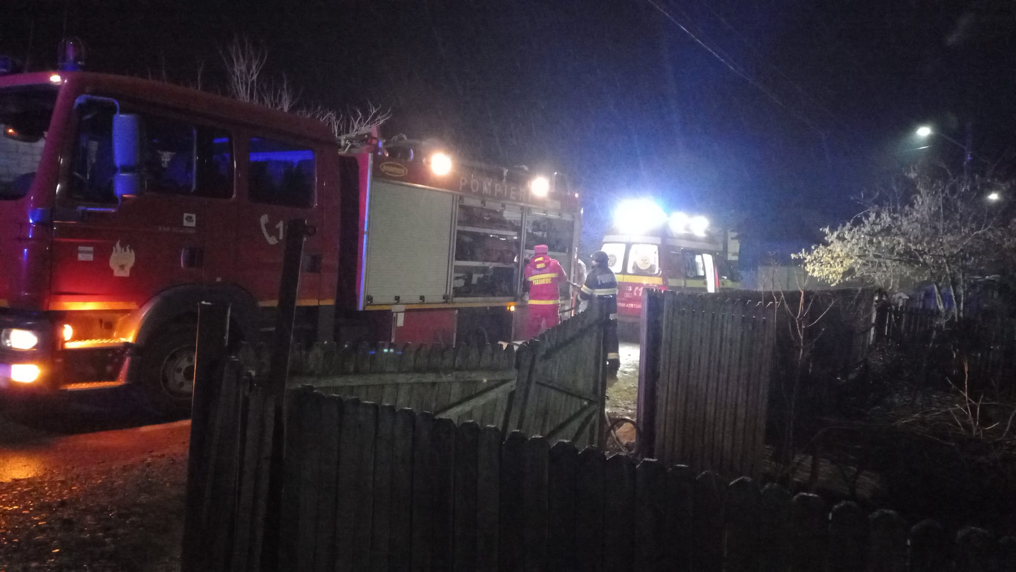 Intervenție în cazul unui incendiu izbucnit la o casă în comuna Ocnița