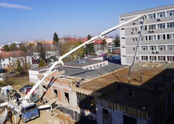 Se lucrează neîntrerupt pe cele trei șantiere din curtea Spitalului Județean de Urgență Târgoviște