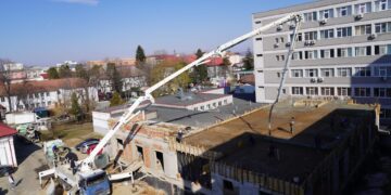 Se lucrează neîntrerupt pe cele trei șantiere din curtea Spitalului Județean de Urgență Târgoviște