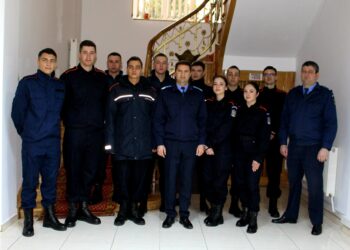‭10 elevi ai şcolilor militare, în practică la Jandarmeria Dâmboviţa‬
