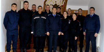 ‭10 elevi ai şcolilor militare, în practică la Jandarmeria Dâmboviţa‬