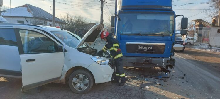 Accident rutier produs in Sat Lucianca, Comuna Butimanu