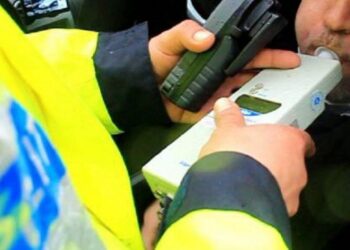 Depistat la volanul unui autoturism sub influența alcoolului