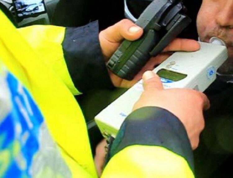 Depistat la volanul unui autoturism sub influența alcoolului