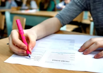 4.270  absolvenți ai clasei a VIII-a vor susține simularea Evaluării Naționale în județul Dâmbovița