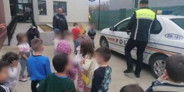 Polițiștii din cadrul Secției 10 Poliție Rurală Petrești au organizat o activitate preventiv-educativă la Grădinița Corbii Mari și la Școala Gimnazială Grozăvești