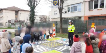 Polițiștii dâmbovițeni continuă sesiunile de informare