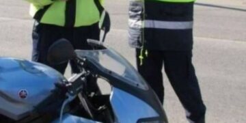 Bărbat de 32 de ani din comuna Răzvad prins fără permis în timp ce conducea un moped
