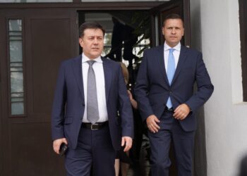Președintele CJD Dâmbovița, Corneliu Ștefan alături de Ministrul Economiei, Florin Spătaru și Comisarul european pentru Piața Internă, Thierry Breton, au vizitat Uzina de Produse Speciale de la Dragomirești