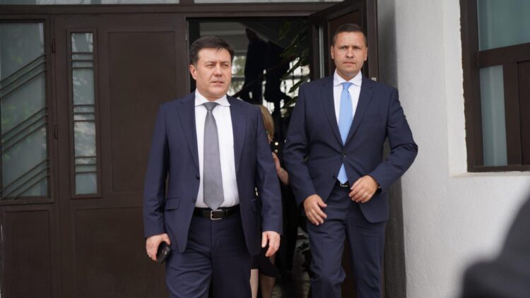 Președintele CJD Dâmbovița, Corneliu Ștefan alături de Ministrul Economiei, Florin Spătaru și Comisarul european pentru Piața Internă, Thierry Breton, au vizitat Uzina de Produse Speciale de la Dragomirești