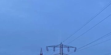 PERCHEZIȚII LA PERSOANE BĂNUITE DE EVAZIUNE FISCALĂ ȘI INCENDIEREA DE DEȘEURI