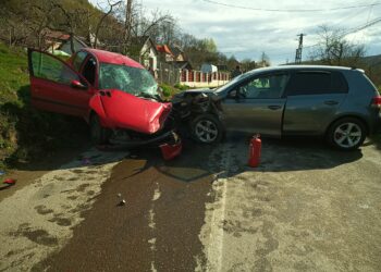 Intervenție în cazul unui accident rutier produs în localitatea Gura Barbuletului