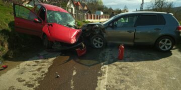 Intervenție în cazul unui accident rutier produs în localitatea Gura Barbuletului