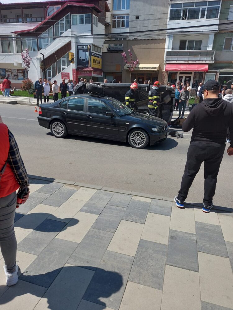 Intervenție în cazul unui accident rutier produs în orașul Pucioasa, str. Republicii