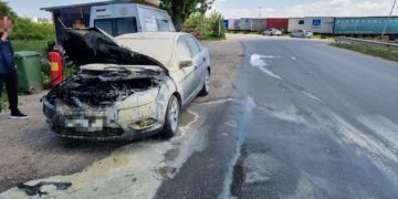 Incendiu produs la un autoturism  în comuna Corbii Mari