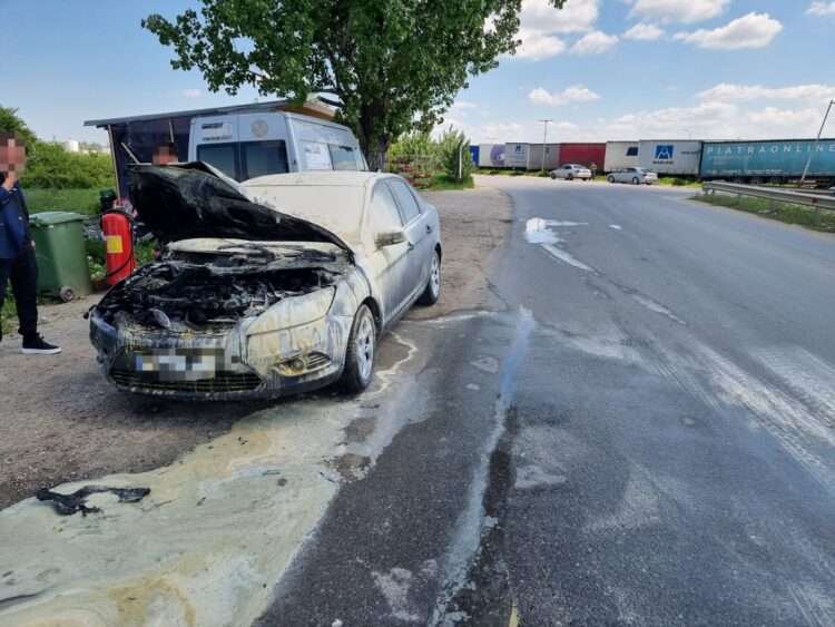 Incendiu produs la un autoturism  în comuna Corbii Mari