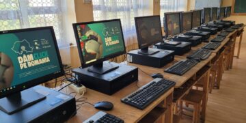 3 instituții educaționale din județul Dâmbovița vor primi calculatoare prin proiectul Dăm Click pe România