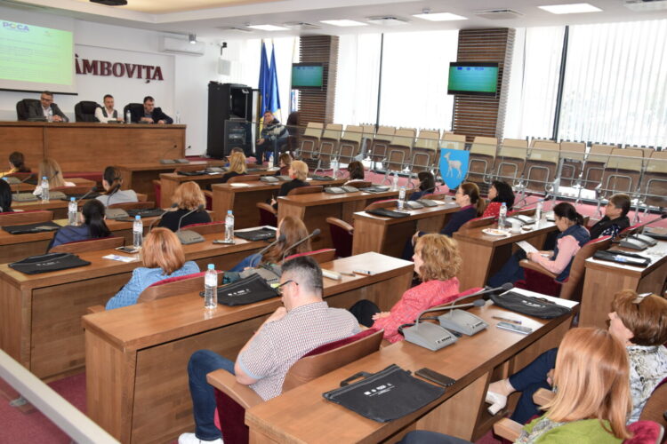 Consiliul Judeţean Dâmboviţa finalizează implementarea proiectului „DINAMIC – Dâmboviţa – interacţiuni la nivel administrativ între modernizare, interconectivitate, competenţe” COD SMIS: 135834