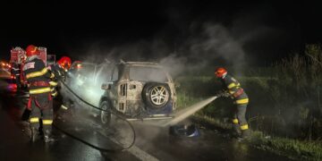 Incendiu izbucnit la un autoturism pe A1, km 62