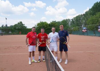 Foto/Video Meci demonstrativ la turneul de tenis „Iubim Dâmbovița”