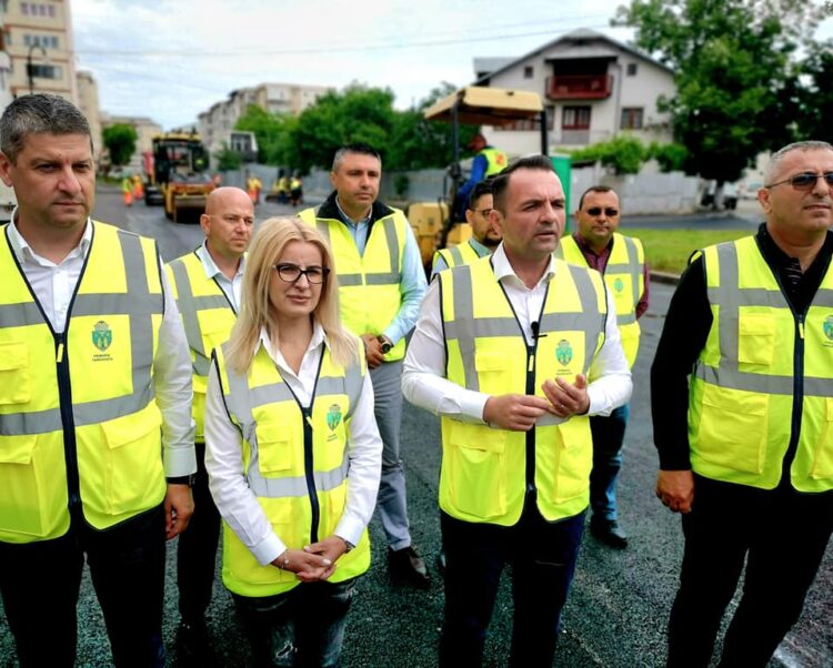 FOTO/VIDEO – Peste 135.000 mp. de străzi, trotuare și parcări fac obiectul reabilitării rutiere din municipiul Târgoviște