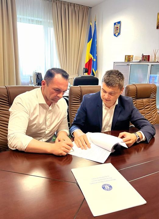 Primarul municipiului Târgoviște, Daniel Cristian Stan a semnat cel de-al doilea contract de finanțare din cadrul Programului Național de Investiții “Anghel Saligny” care vizează reabilitarea infrastructurii rutiere