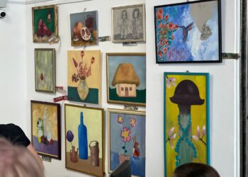 Foto/Video 62 artiști, cu vârste între 6 și 70 de ani și-au expus operele în cadrul vernisajului de astăzi