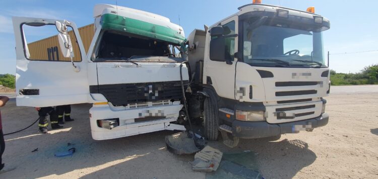 Eveniment rutier soldat cu pagube materiale, în orașul Titu