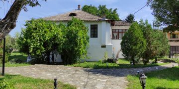 „Când frumos noi ne jucăm, lucruri faine învățăm!” – atelier educațional organizat la Muzeul Vasile Blendea din Târgoviște