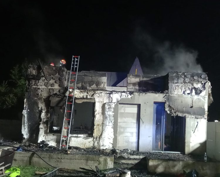 Incendiu produs la o casă în comuna Morteni