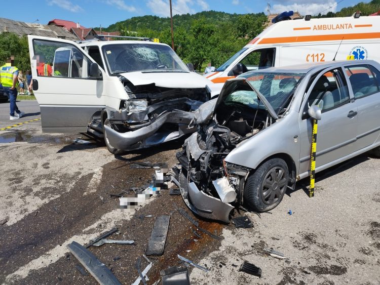 Accident rutier în localitatea Fieni, DN 71