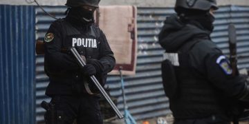 PERCHEZIȚII LA PERSOANE BĂNUITE DE ÎNȘELĂCIUNE, FALS ÎN ÎNSCRISURI SUB SEMNĂTURĂ PRIVATĂ, UZ DE FALS ȘI FALS ÎN DECLARAȚII