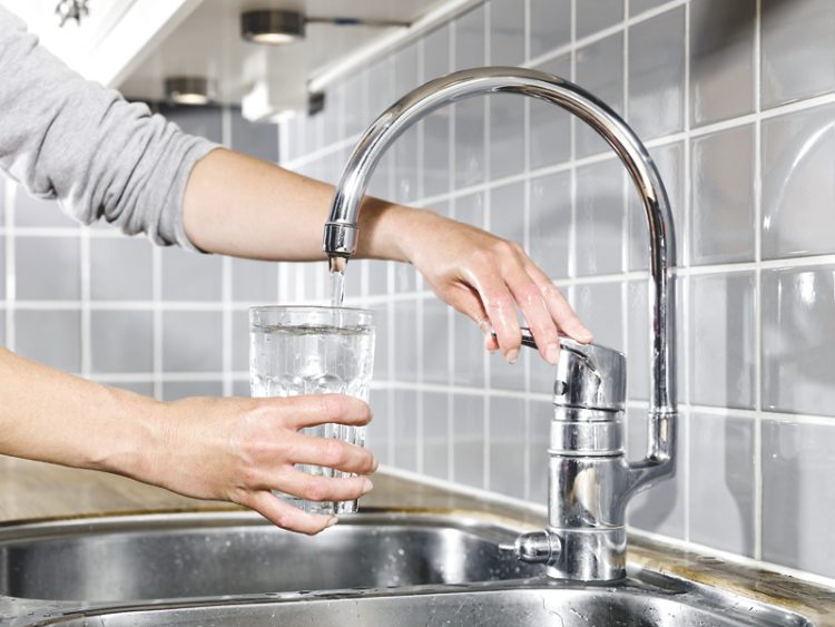 Se întrerupe furnizarea apei potabile în comuna Șelaru