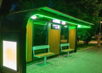 Continuă montajul noilor stații de călători destinate municipiului Târgoviște!