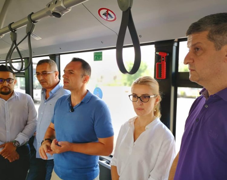 Primăria Târgoviște oferă gratuitate elevilor pentru folosirea transportului public local, inclusiv pe timpul vacanțelor!
