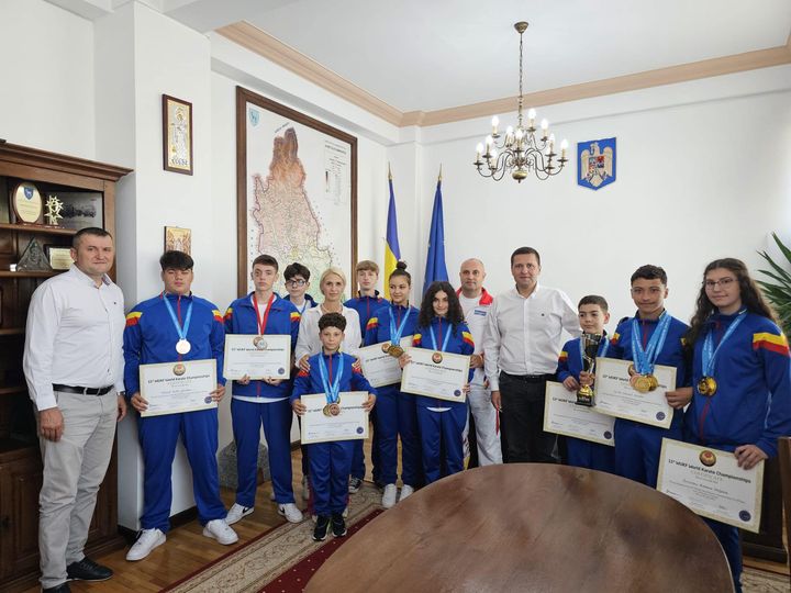Sprijiniți de CJD, 15 copii ai clubului KIDAVA din Pucioasa s-au întors cu 15 medalii de aur, 3 de argint și 7 de bronz de la Campionatul Mondial de Karate WUKF din Scoția!