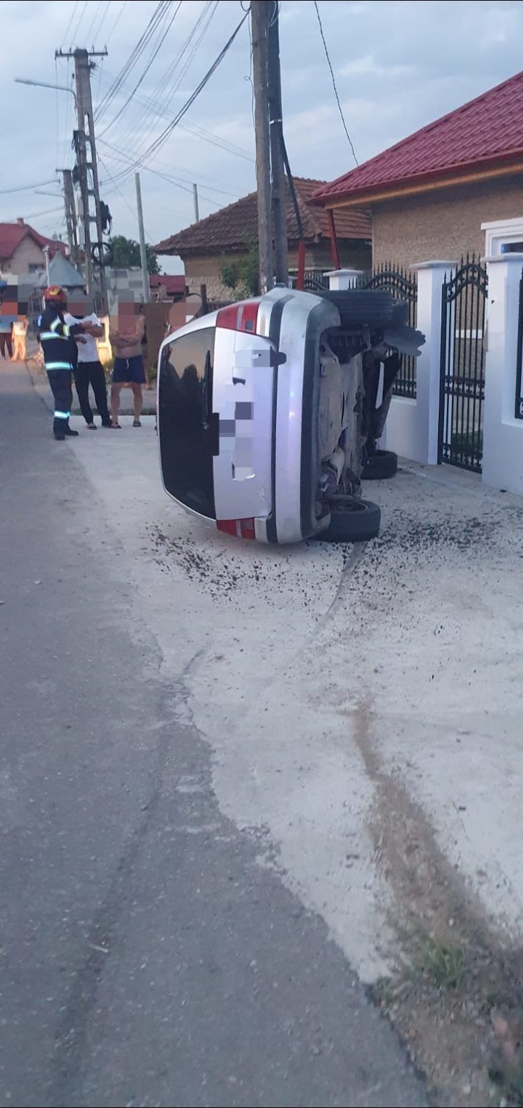 Intervenție în cazul unui accident rutier în comuna Dărmănești, sat Mărginenii de Sus