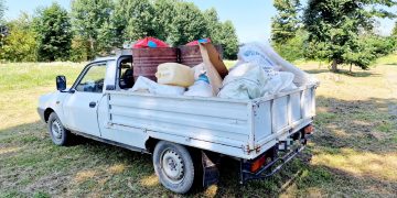 Un bărbat a fost sancționat cu amendă de 30.000 lei pentru aruncarea de deșeuri periculoase pe un teren agricol
