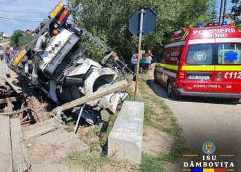 Intervenție în cazul unui eveniment rutier în comuna Ludești, sat Scheiu de Sus.