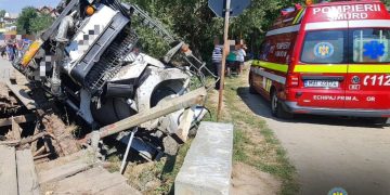 Intervenție în cazul unui eveniment rutier în comuna Ludești, sat Scheiu de Sus.