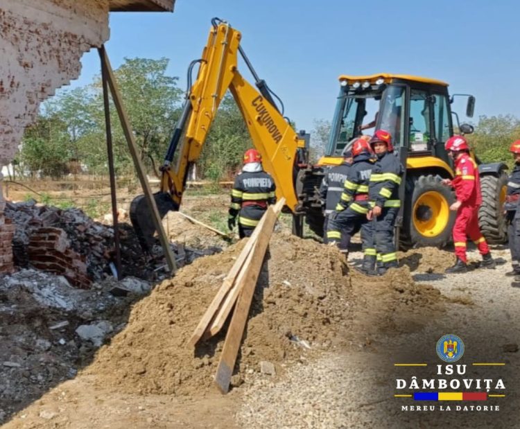 Mătăsaru – sat Poroinica – din primele date – un bărbat de 57 de ani ar fi fost prins sub zidul unei clădiri la care s-ar fi efectuat lucrări de renovare.