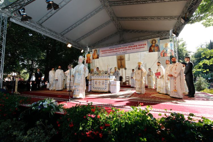 LA TÂRGOVIȘTE A FOST SĂRBĂTORIT SFÂNTUL IERARH NIFON, PATRIARHUL CONSTANTINOPOLULUI ŞI MITROPOLITUL ŢĂRII ROMÂNEŞTI