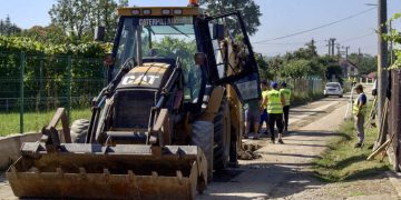 Se lucrează în forță la extinderea rețelei de canalizare din comuna Aninoasa