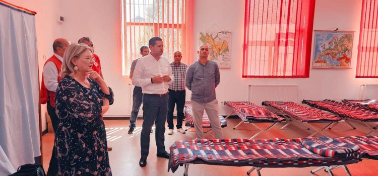 Președintele Consiliului Județean Dâmbovița, Corneliu Ștefan-Mâine, în ședința Consiliului Judeţean, vor fi aprobate primele sume pe care le vor putea folosi pentru persoanele ale căror gospodării au fost afectate de explozia de la Crevedia”