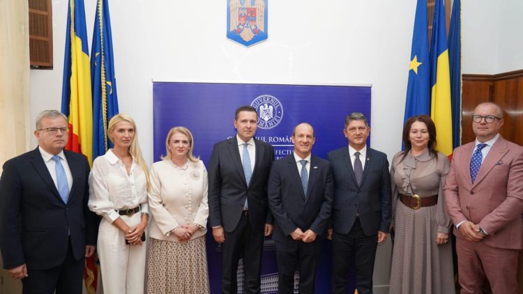 Excelența Sa domnul Reuven Azar, Ambasadorul Extraordinar și Plenipotențiar al Israelului în România s-a întâlnit astăzi cu conducerea Consiliul Județean Dâmbovița 