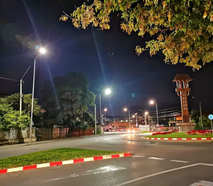 Au debutat lucrările prin care 64 de străzi și 55 de parcări din municipiul Târgoviște vor beneficia de un sistem nou și modern de iluminat public!