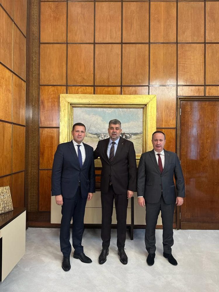 A fost semnat contractul pentru prima fază a proiectului care vizează construirea „Instalației de tratare a deșeurilor colectate separat și a centrului de aport voluntar deșeuri de la Șotânga”!
